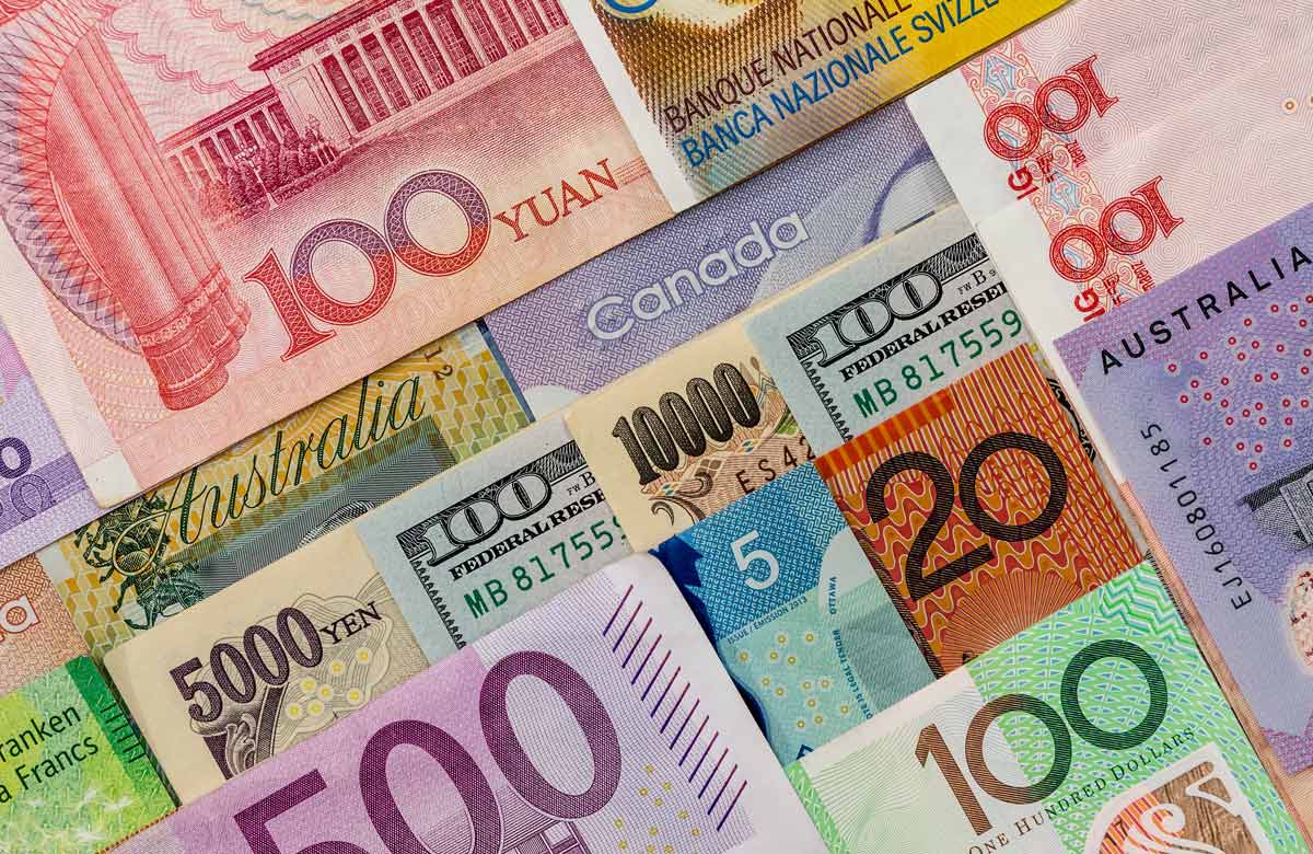 Overlapping international paper currencies